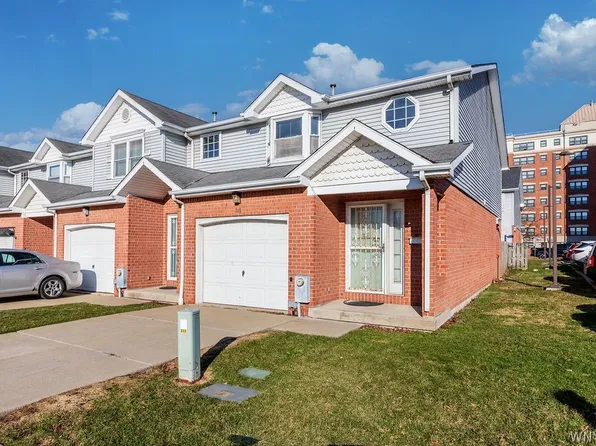 319 King Peterson Rd, Buffalo, NY 14204