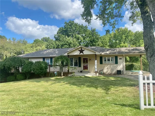1256 Bacon Ave, East Palestine, OH 44413