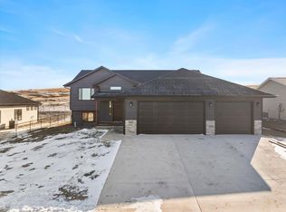 3035 Rombauer Dr, Rapid City, SD 57703