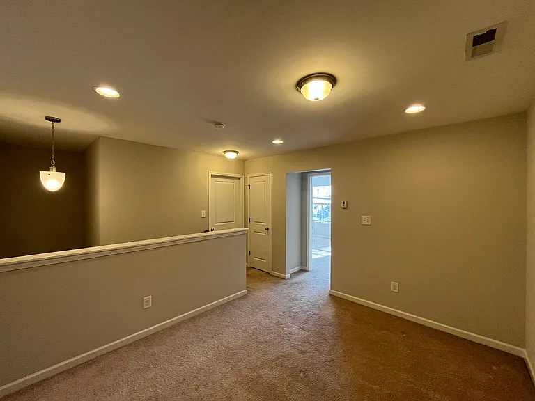 310 Princess Pl — Photo 11