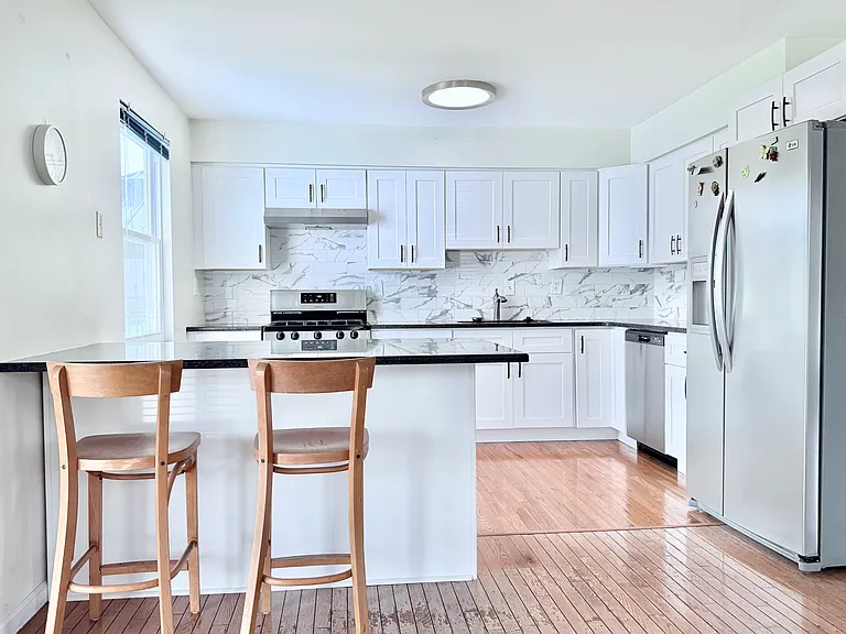 101 Jonathan Dr — Photo 9