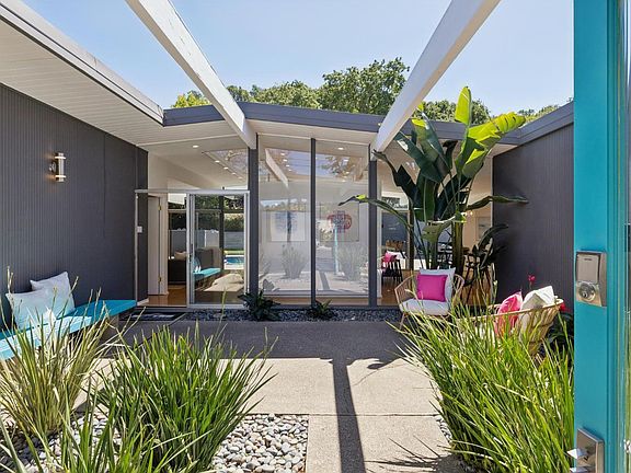 4th image of 324 Devon Drive