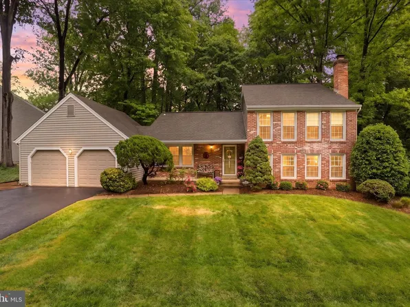 5967 New England Woods Dr, Burke, VA 22015