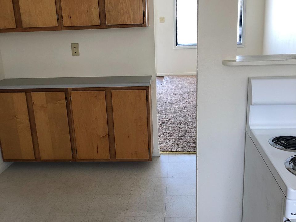 2nd image of 1120 S Chestnut St APT 4