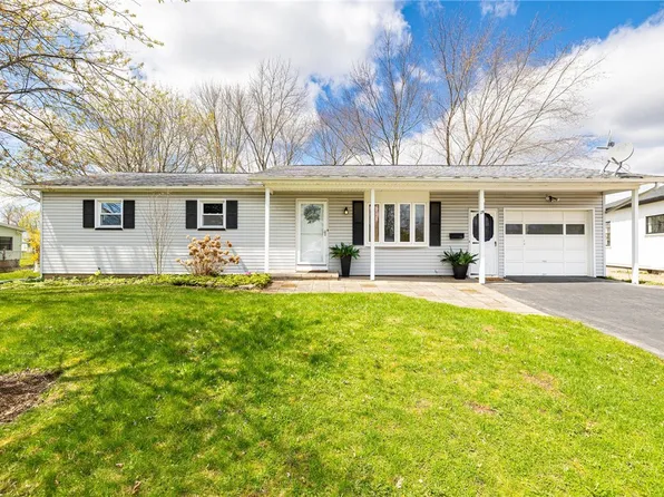 29 E Crest Dr, Rochester, NY 14606