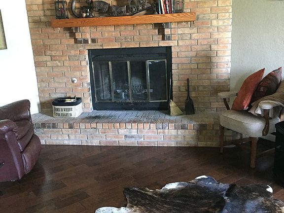 Wood burning fireplace 