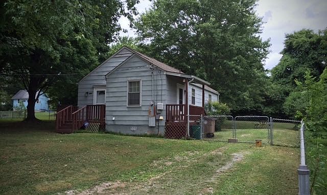 1st image of 1007 Henrietta Dr