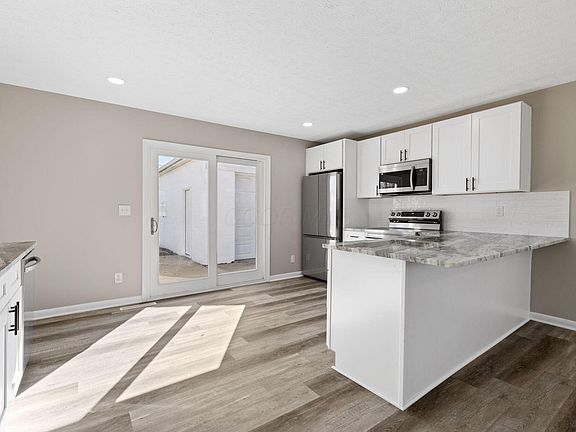 4th image of 102 Redmond Rd