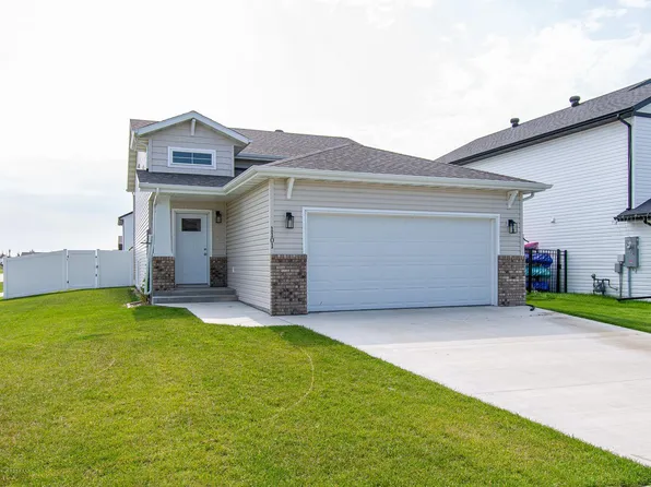 1101 55th Ave W, West Fargo, ND 58078