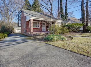 69 Robinhood Ave, Closter, NJ 07624