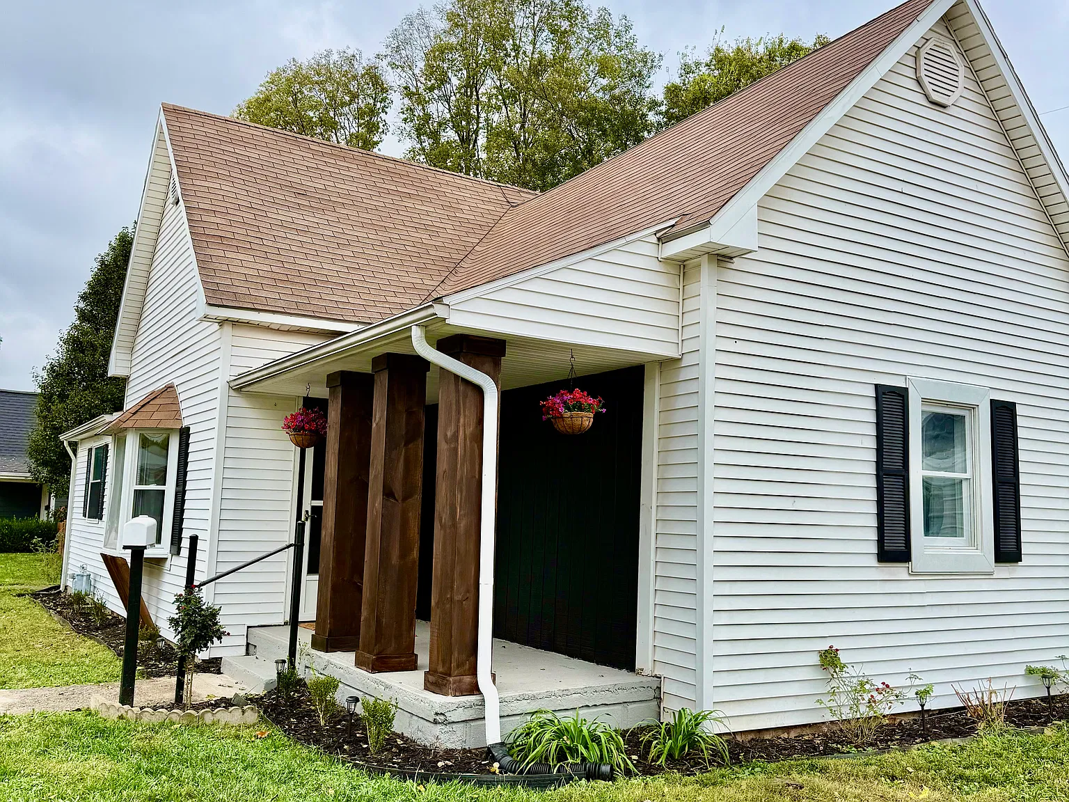 4 bed, 1.5 bath, 1742 sqft, $2,589 — Photo 4