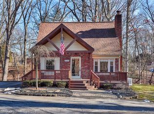 8304 Narise St, Westland, MI 48185