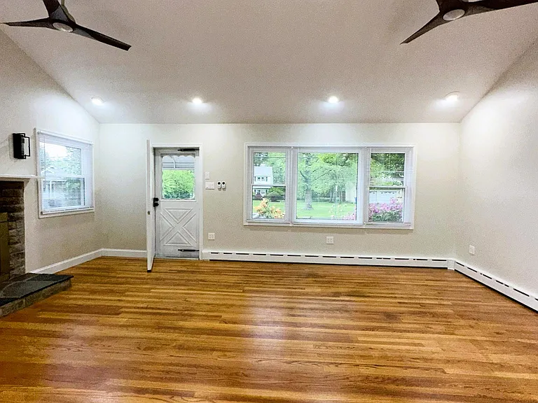 1 Church Ln — Photo 2