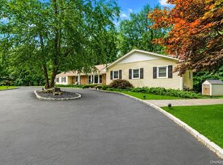10 Williamsburg Drive, Fort Salonga, NY 11768