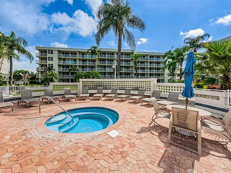 5901 Bahia Del Mar Cir #122 — Photo 19