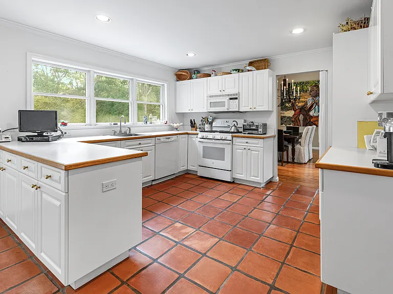 64 Woodruff Ln — Photo 9