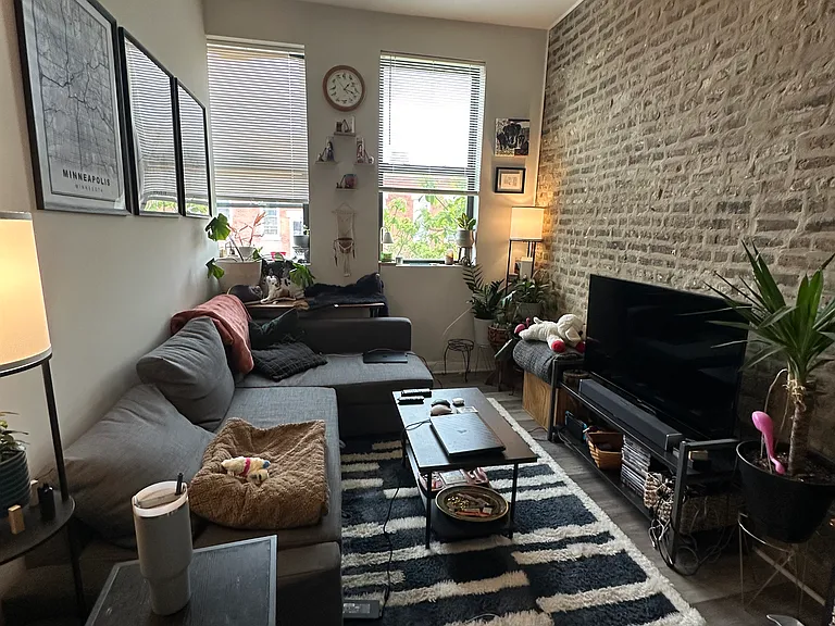 2258 W 21st St #3R — Photo 2