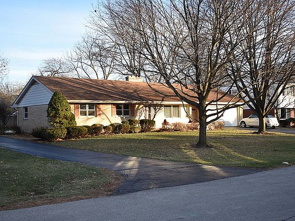2nd image of 1205 Greenwood Dr