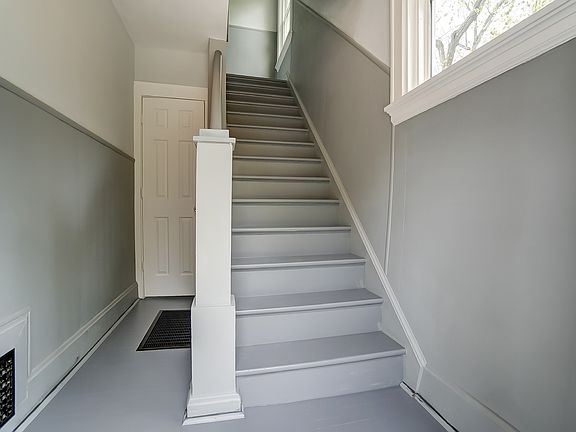 5th image of 3810 Burwood Ave #B