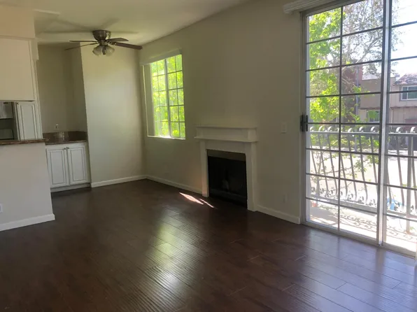 11925 Riverside Dr, Valley Village, CA