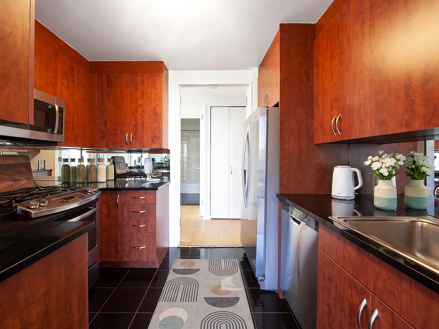 420 East 61st Street — Photo 4