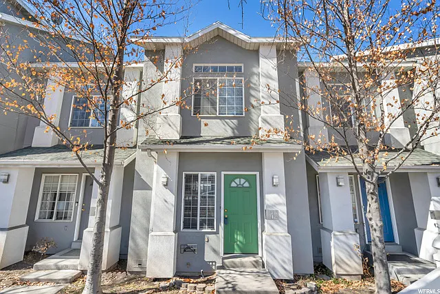 475 N Redwood Rd #12