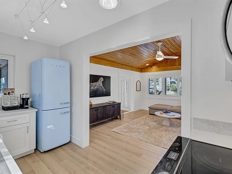 536 35th Ave NE — Photo 10