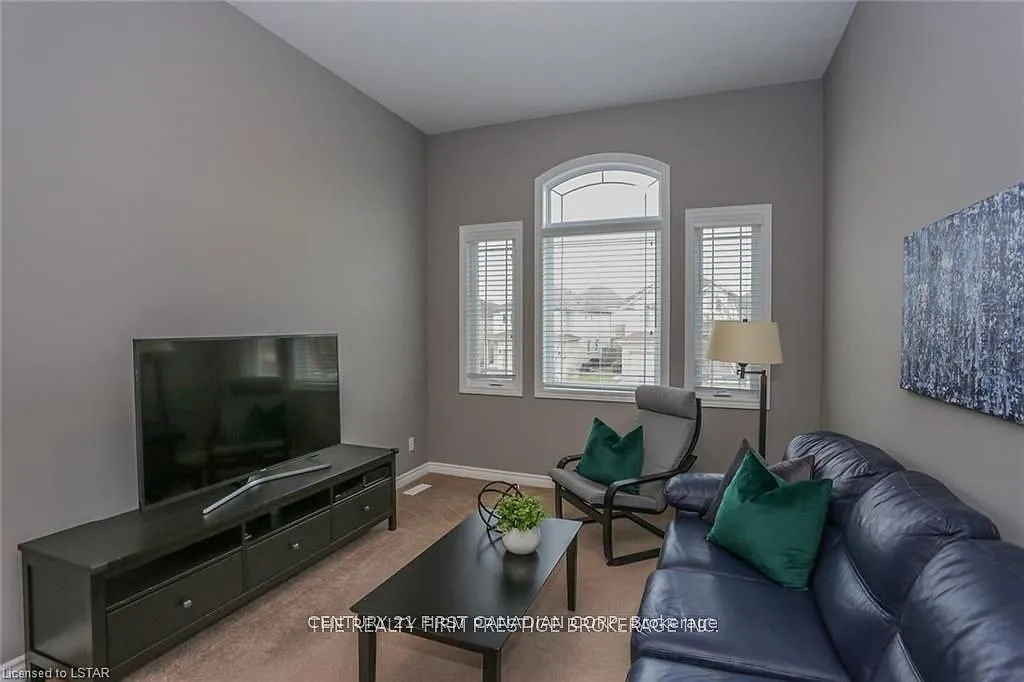 3 bed, $2,599 — Photo 4