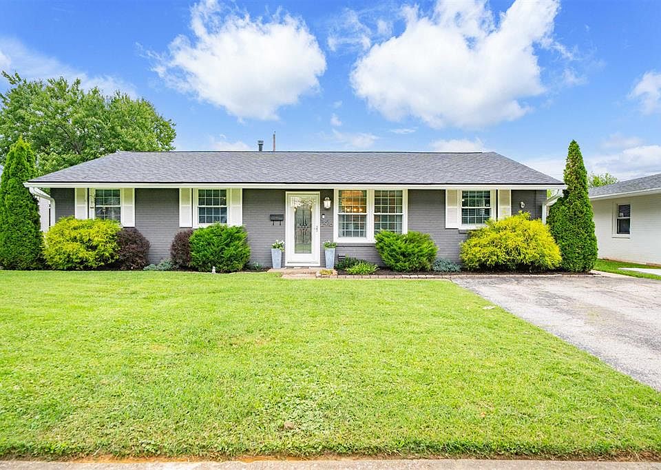 1st image of 2916 Chippewa Dr