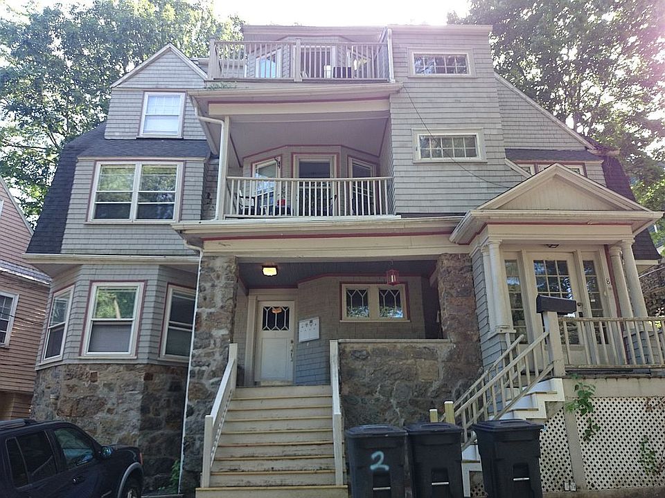 2nd image of 6 Selkirk Rd #1