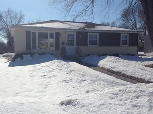 628 Blackhawk Dr, Green Bay, WI 54301