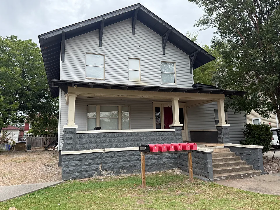 719 Asp Ave #3