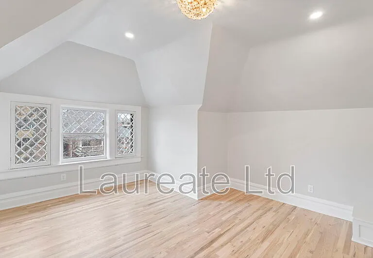1058 N Pearl St #4 — Photo 6