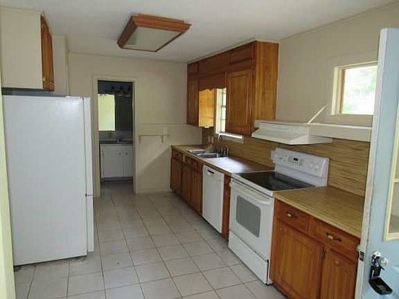 3rd image of 248 Lafayette Dr