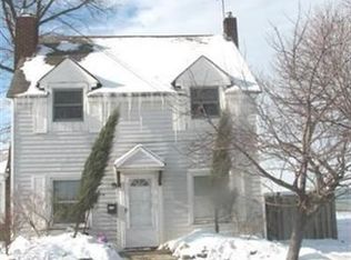 1014 Beachview Rd, Willoughby, OH 44094