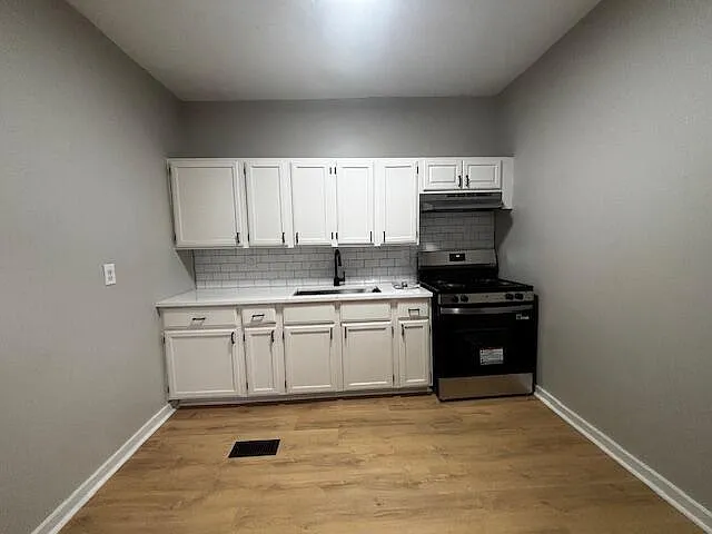 33 S Cypress Ave — Photo 4
