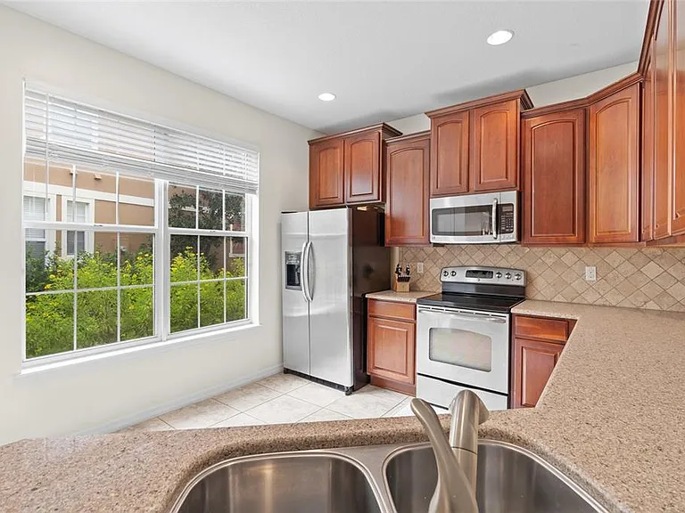 6714 Breezy Palm Dr — Photo 14
