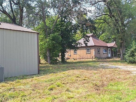 4th image of 517 Jones St