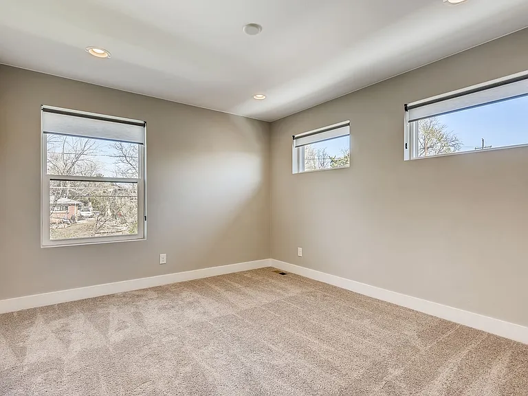 863 N Winona Ct — Photo 10