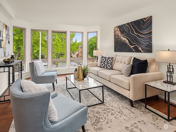 4th image of 12349 Roosevelt Way NE #303