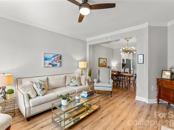 343 Hurston Cir, Charlotte, NC 28208