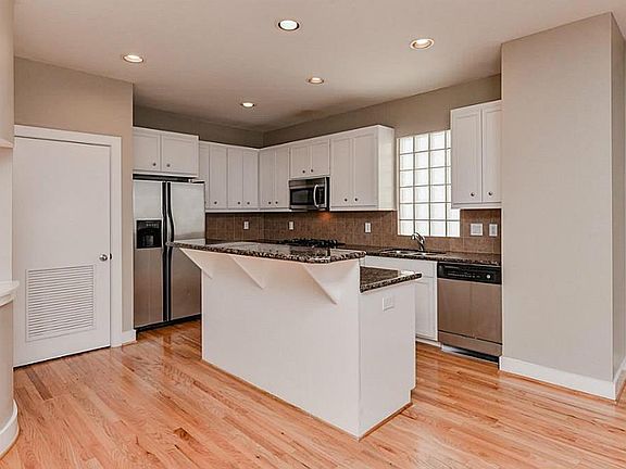 3rd image of 3532 Omeara Dr