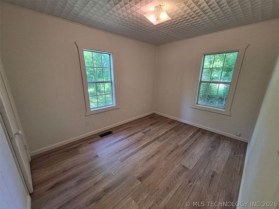 4th image of 422 S Locke St