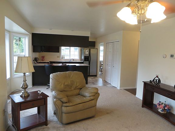 4th image of 6140 Thornbury Ct SE