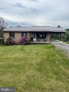 2166 Country Rd, Maysville, WV, 26833