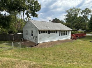 1101 Broadwood Dr, Rockville, MD 20851