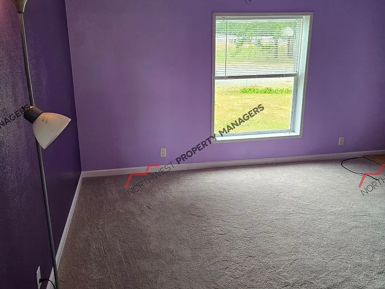 18415 Ivan St SW — Photo 24