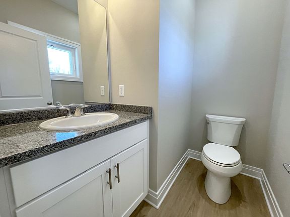 3rd image of 4280-4300 Tisbury Ln