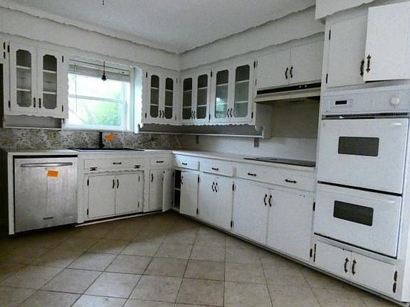 5th image of 210 N 29th St