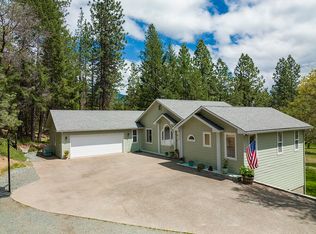 250 Mountain Paradise Dr, Grants Pass, OR 97526